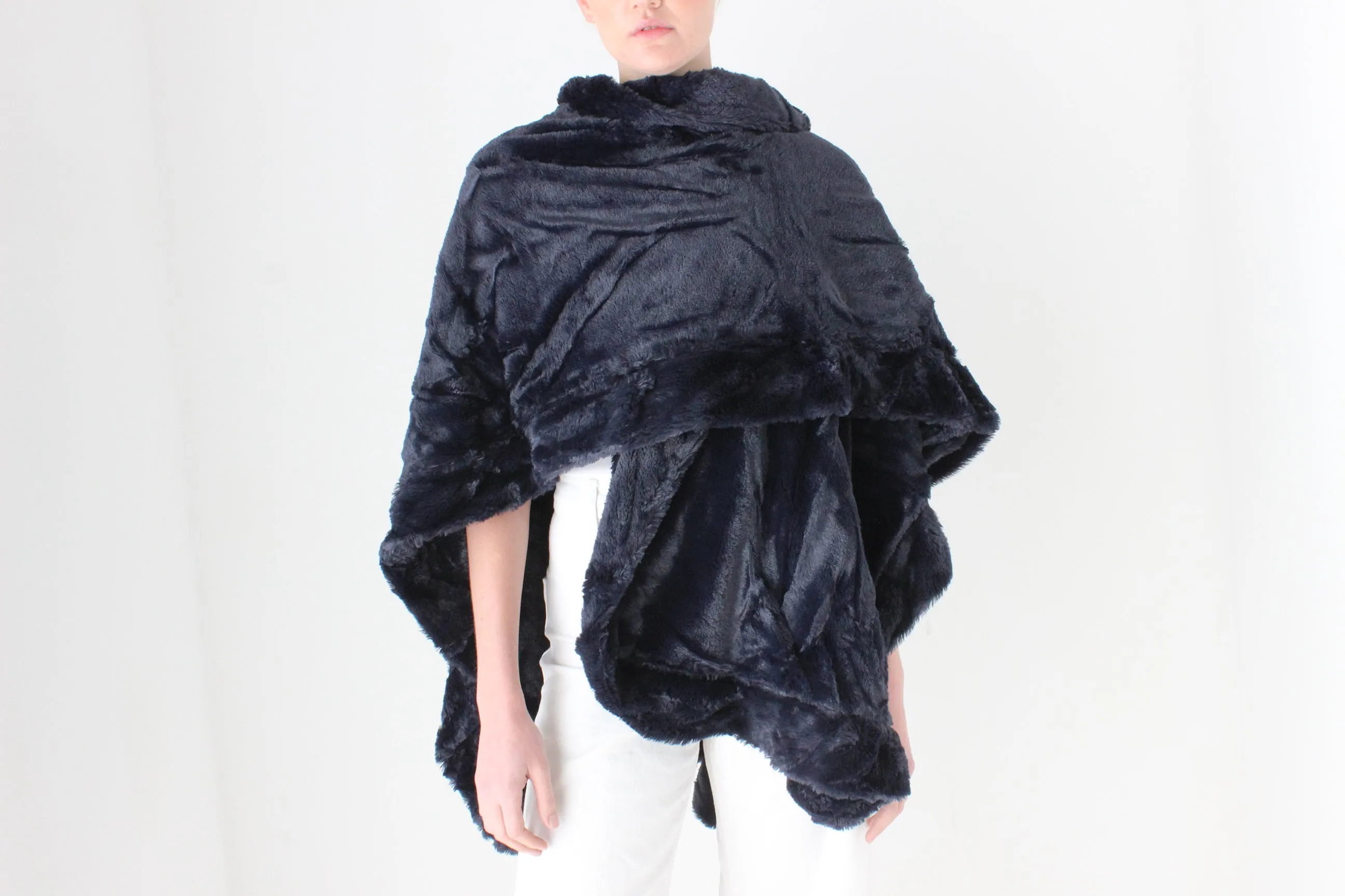 2000s Deadstock Plush Free Size Shawl Poncho