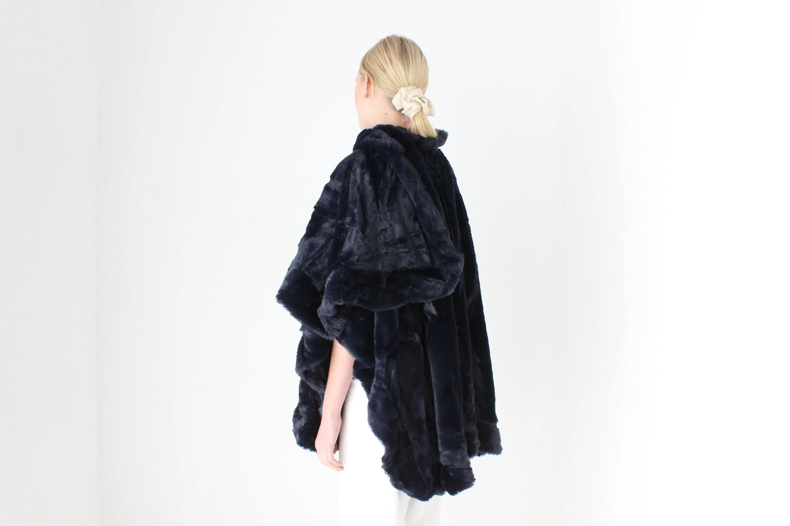 2000s Deadstock Plush Free Size Shawl Poncho