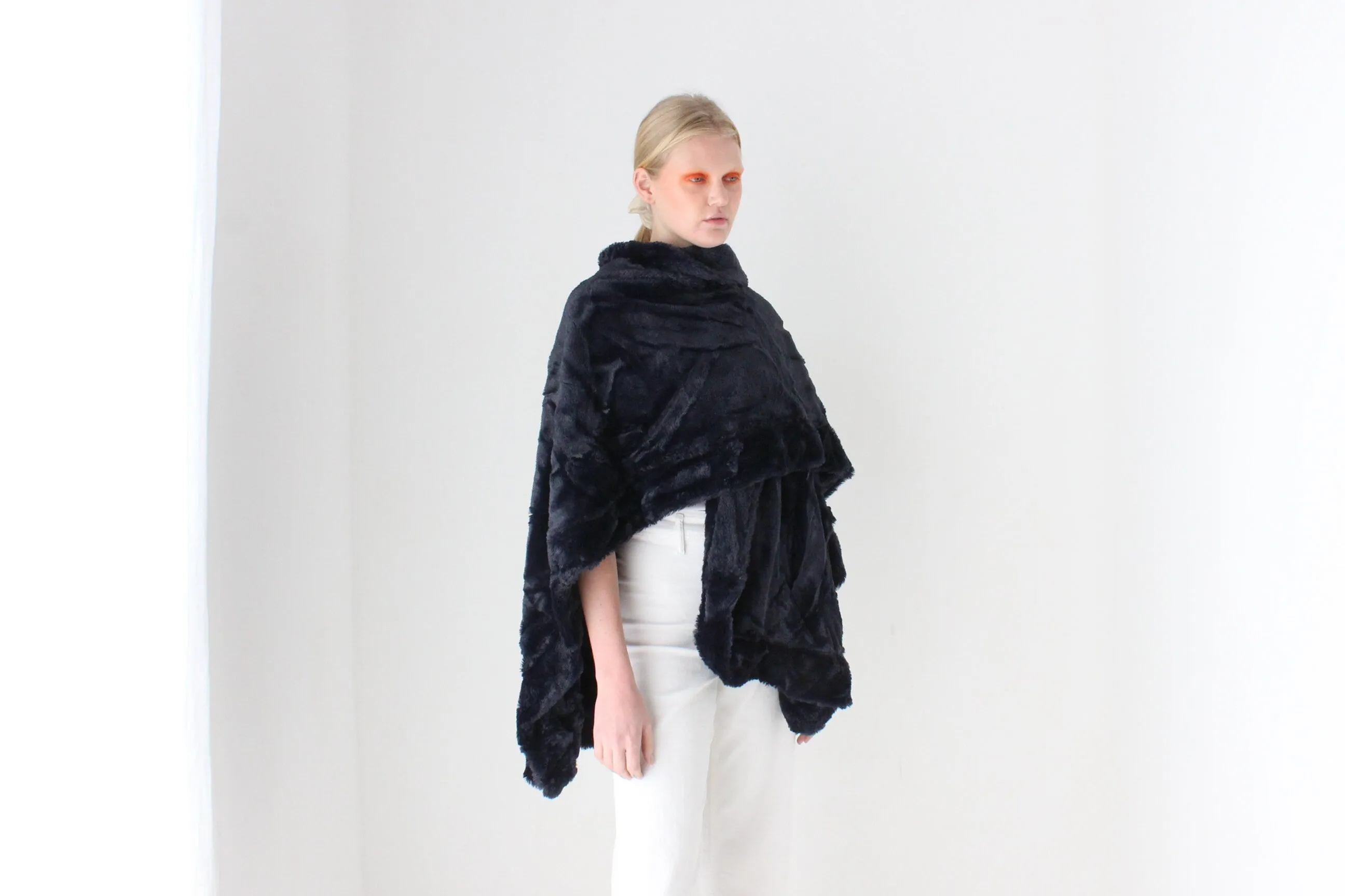 2000s Deadstock Plush Free Size Shawl Poncho