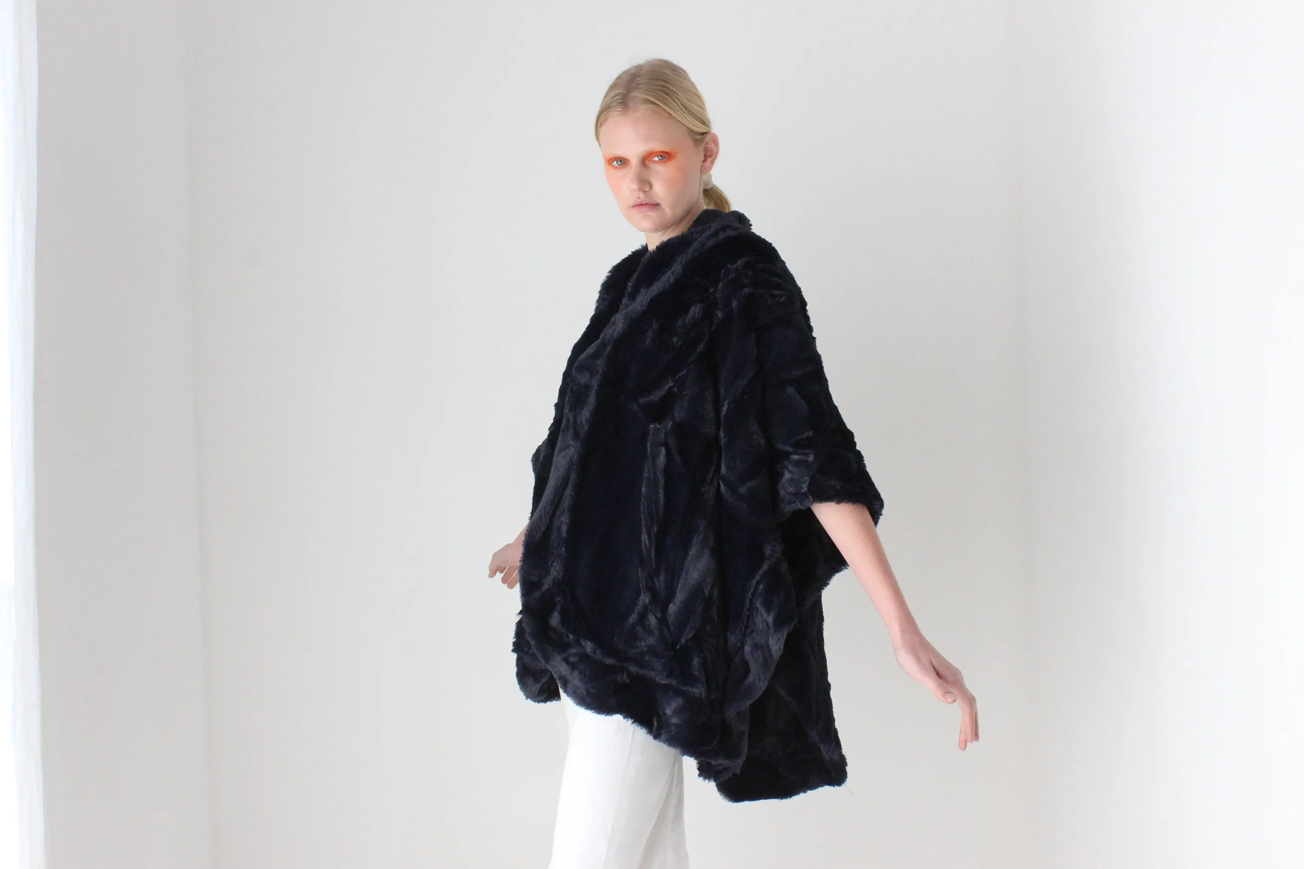 2000s Deadstock Plush Free Size Shawl Poncho