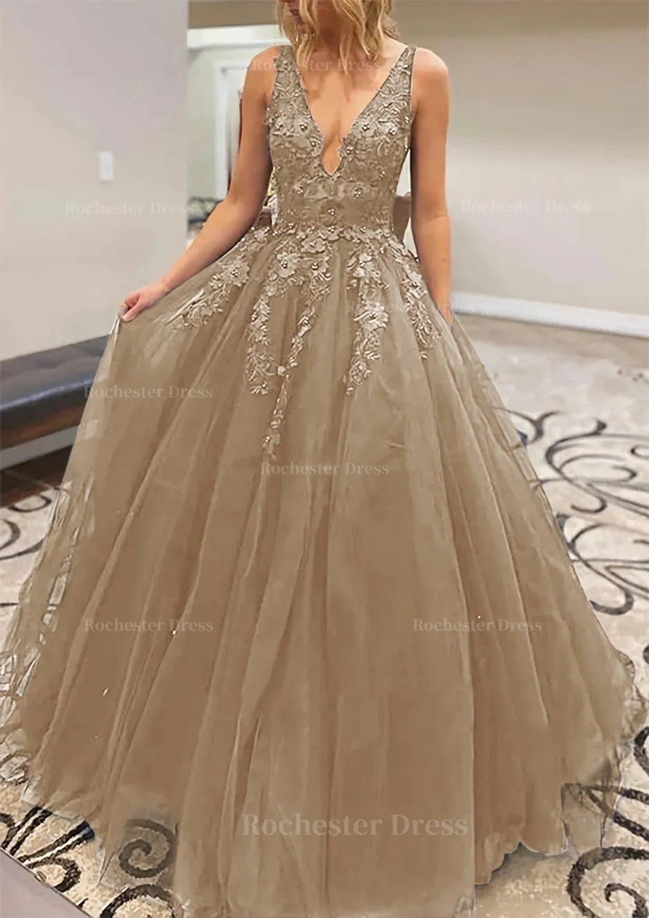 A-line V Neck Long/Floor-Length Lace Tulle Prom Dress With Appliqued