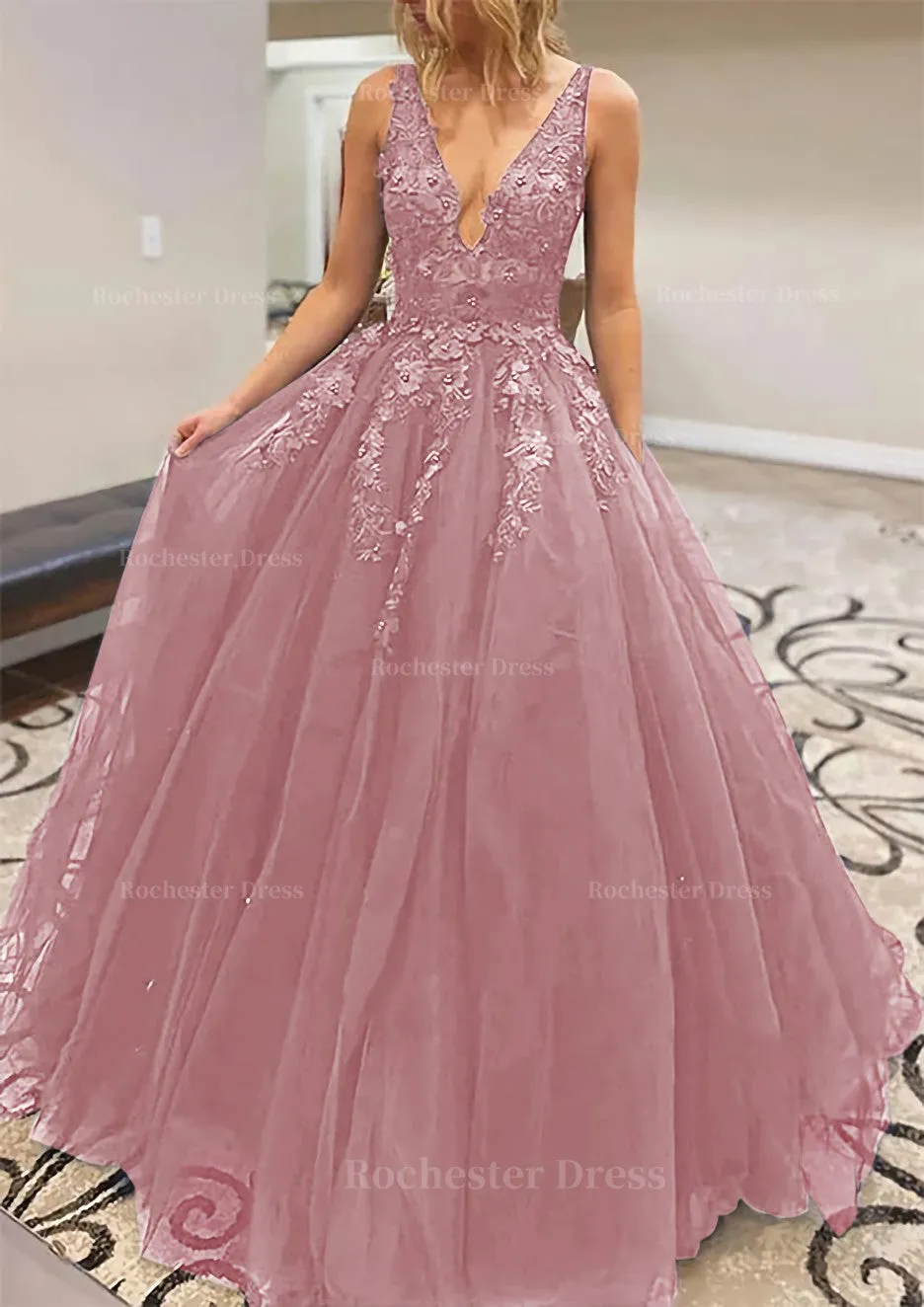 A-line V Neck Long/Floor-Length Lace Tulle Prom Dress With Appliqued