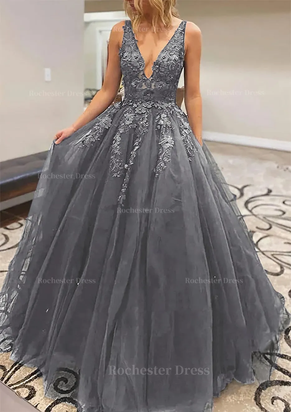 A-line V Neck Long/Floor-Length Lace Tulle Prom Dress With Appliqued