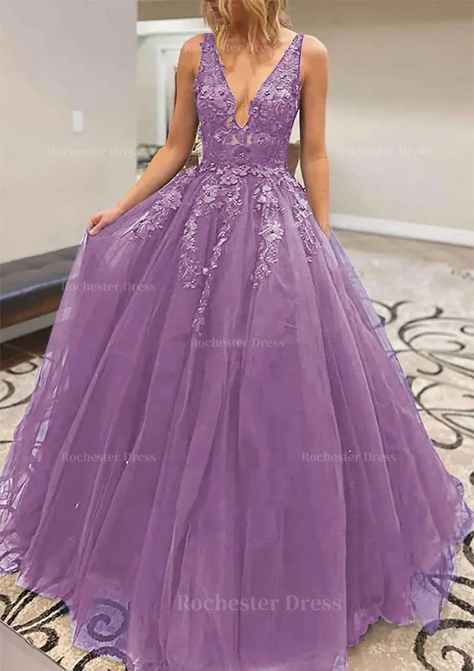 A-line V Neck Long/Floor-Length Lace Tulle Prom Dress With Appliqued