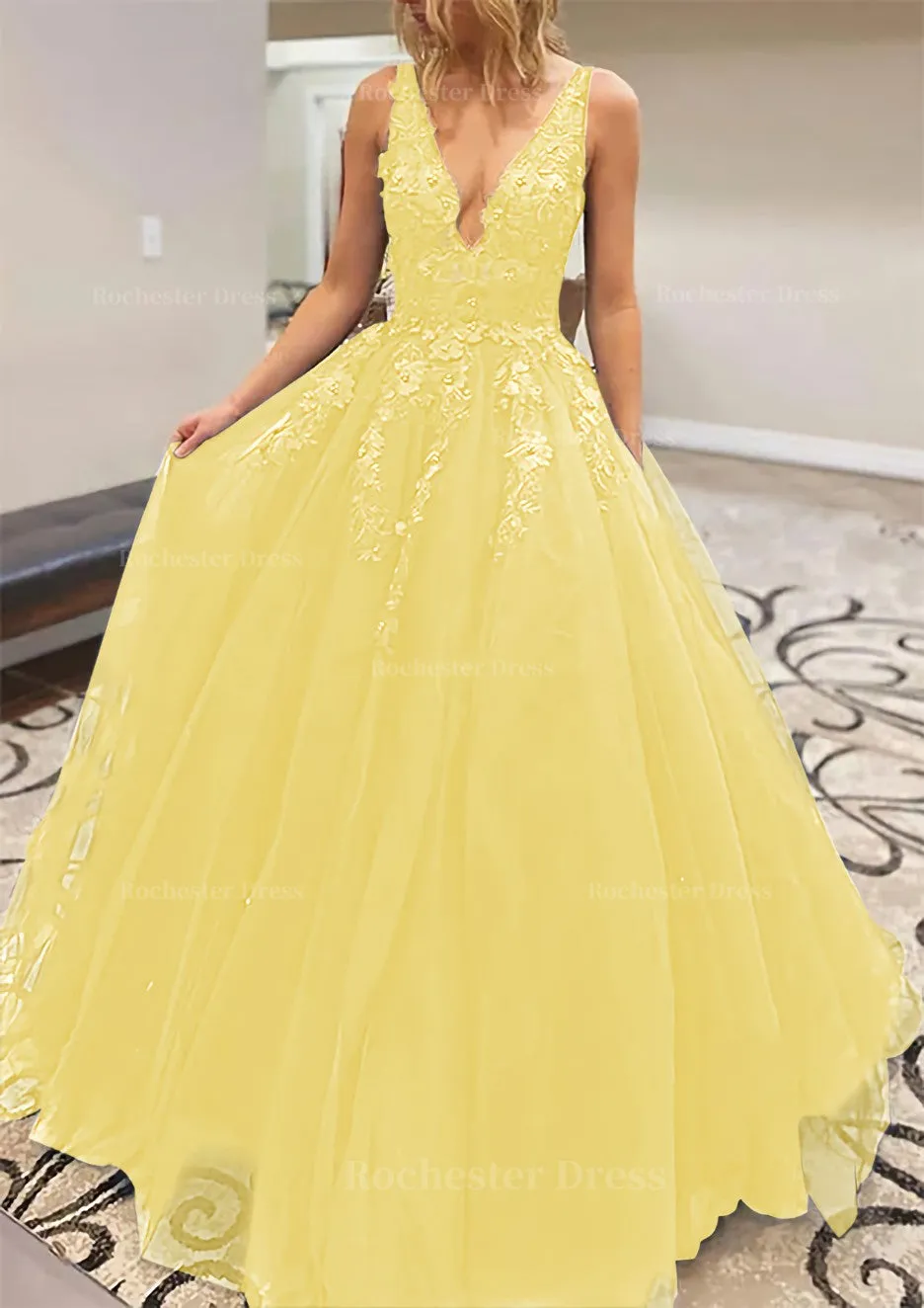 A-line V Neck Long/Floor-Length Lace Tulle Prom Dress With Appliqued