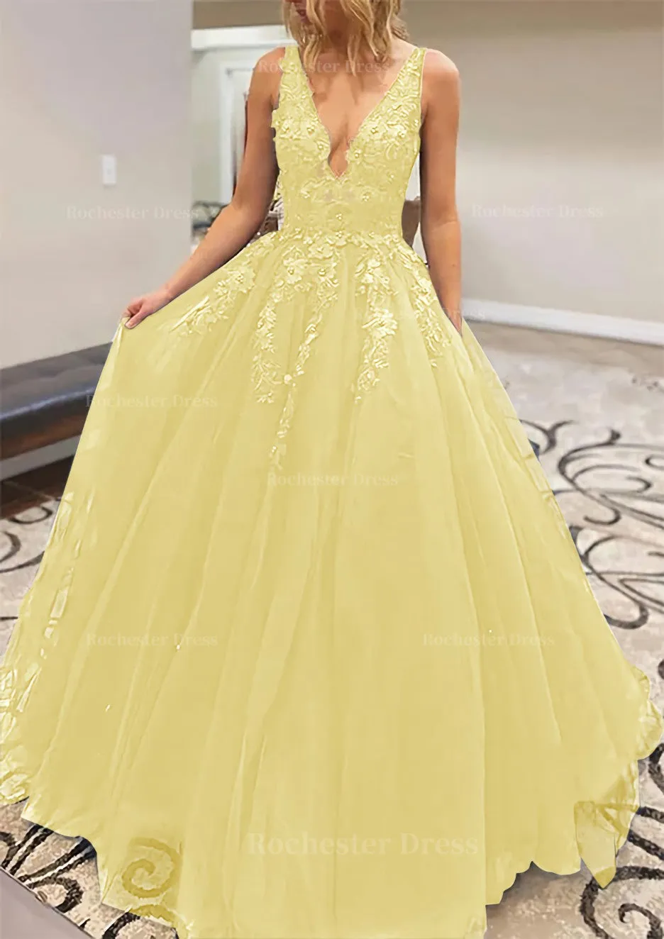 A-line V Neck Long/Floor-Length Lace Tulle Prom Dress With Appliqued