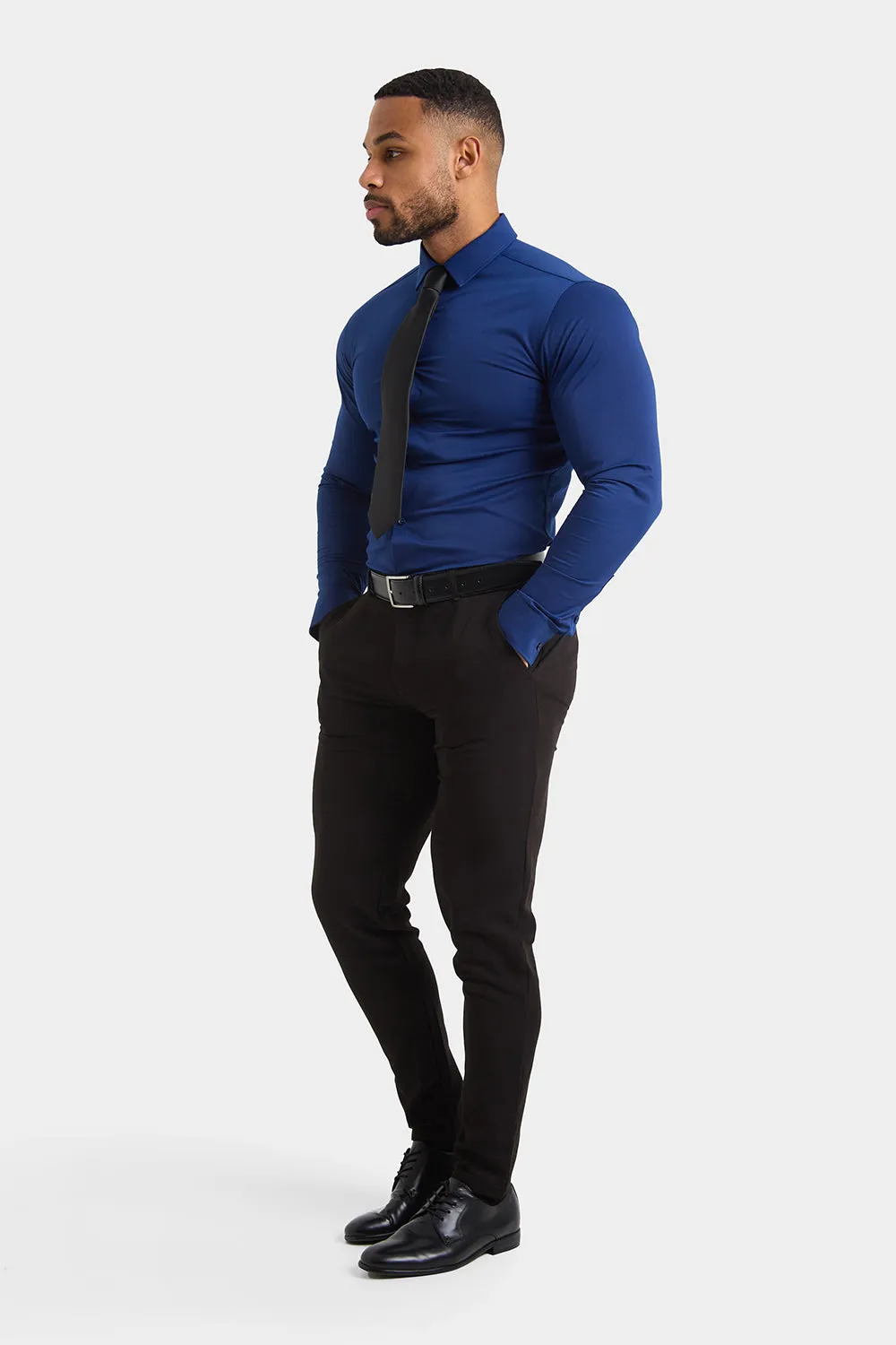 Muscle Fit Dress Shirt in Navy