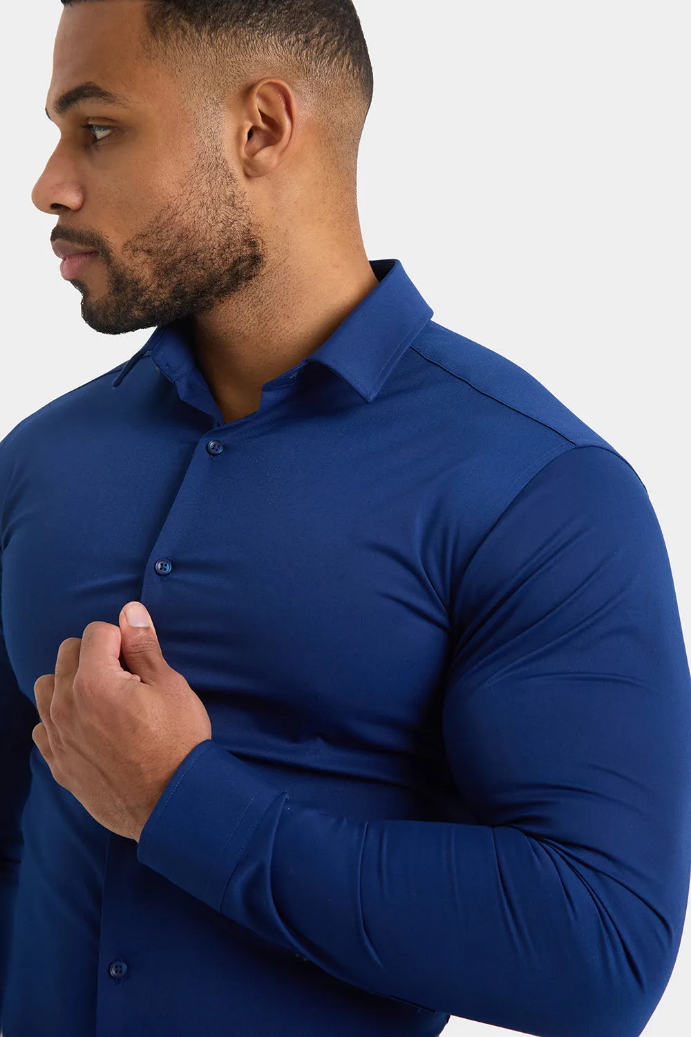 Muscle Fit Dress Shirt in Navy