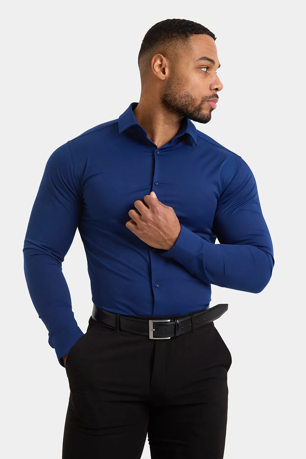 Muscle Fit Dress Shirt in Navy