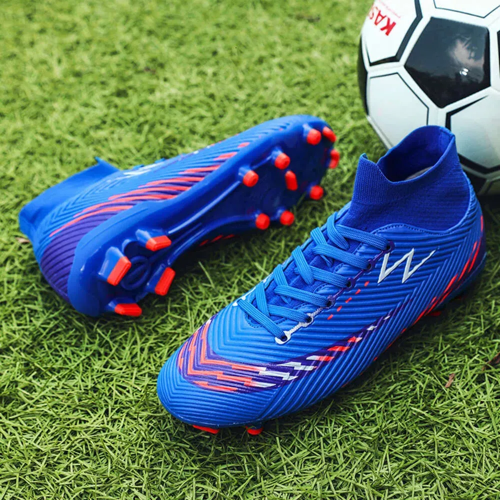 New High Quality Boots TPU Natural Grass Anti slip and Breathable Soccer Match men Football Shoes