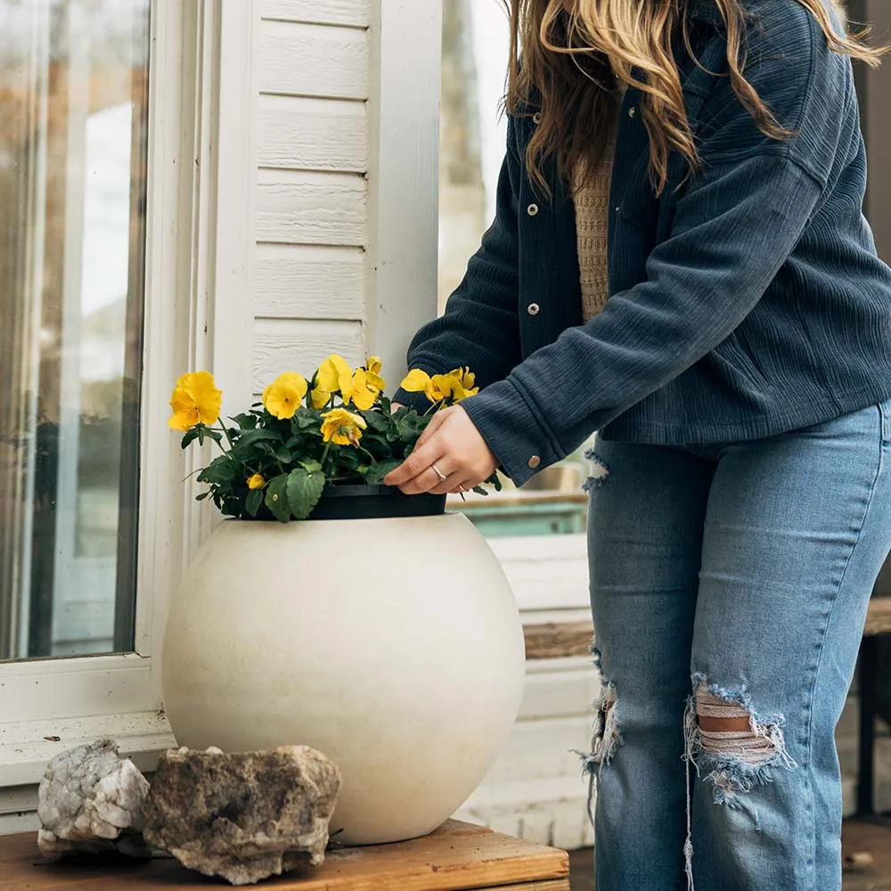 Onyx Sphere Planters