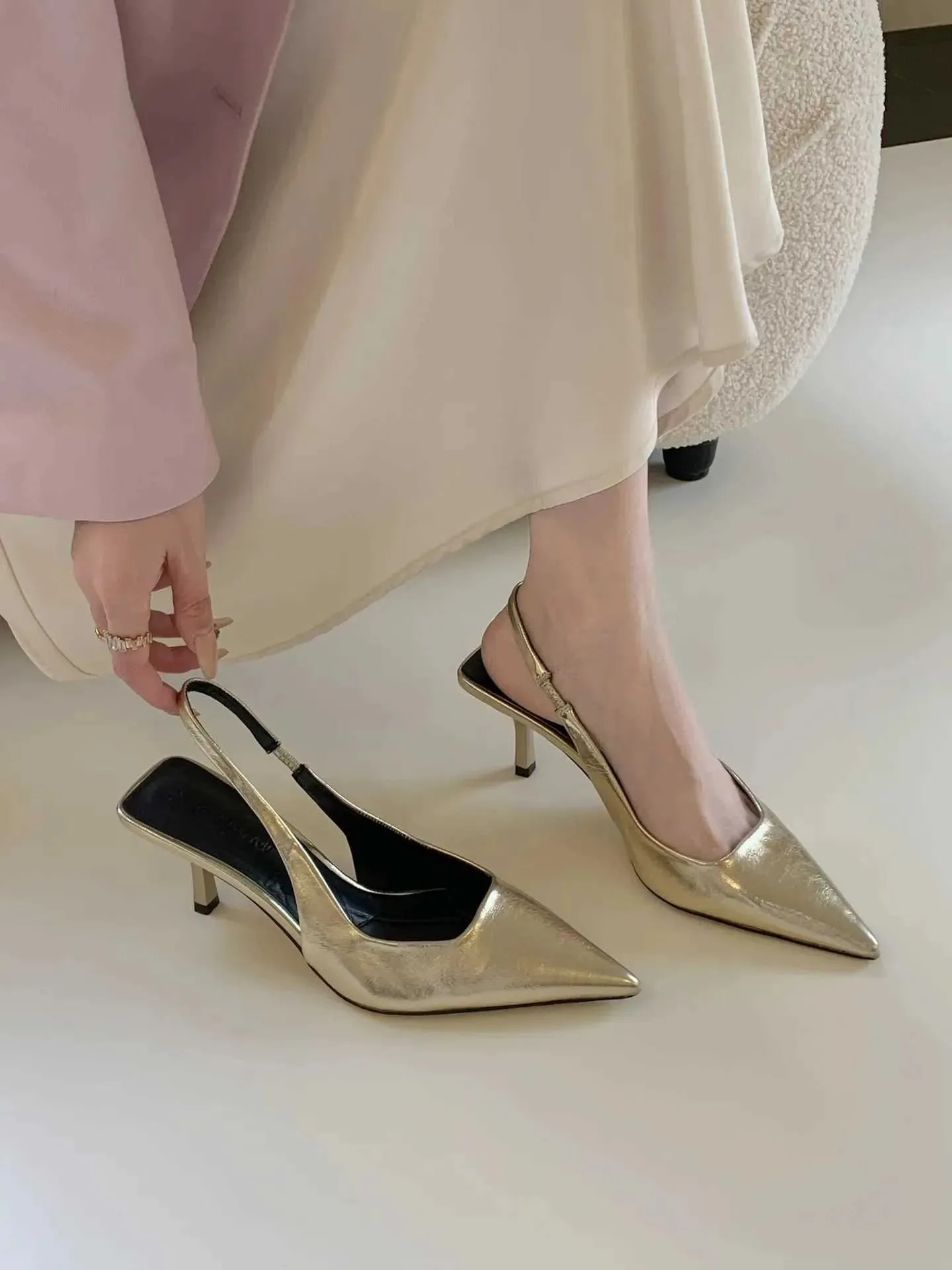 Sandals Elegant Low Heeled Sandals Women Kitten Heels Spring Summer Gold Pumps Pointed Toe Wedding Office Ladies Shoes Slingback LAKESHIL464