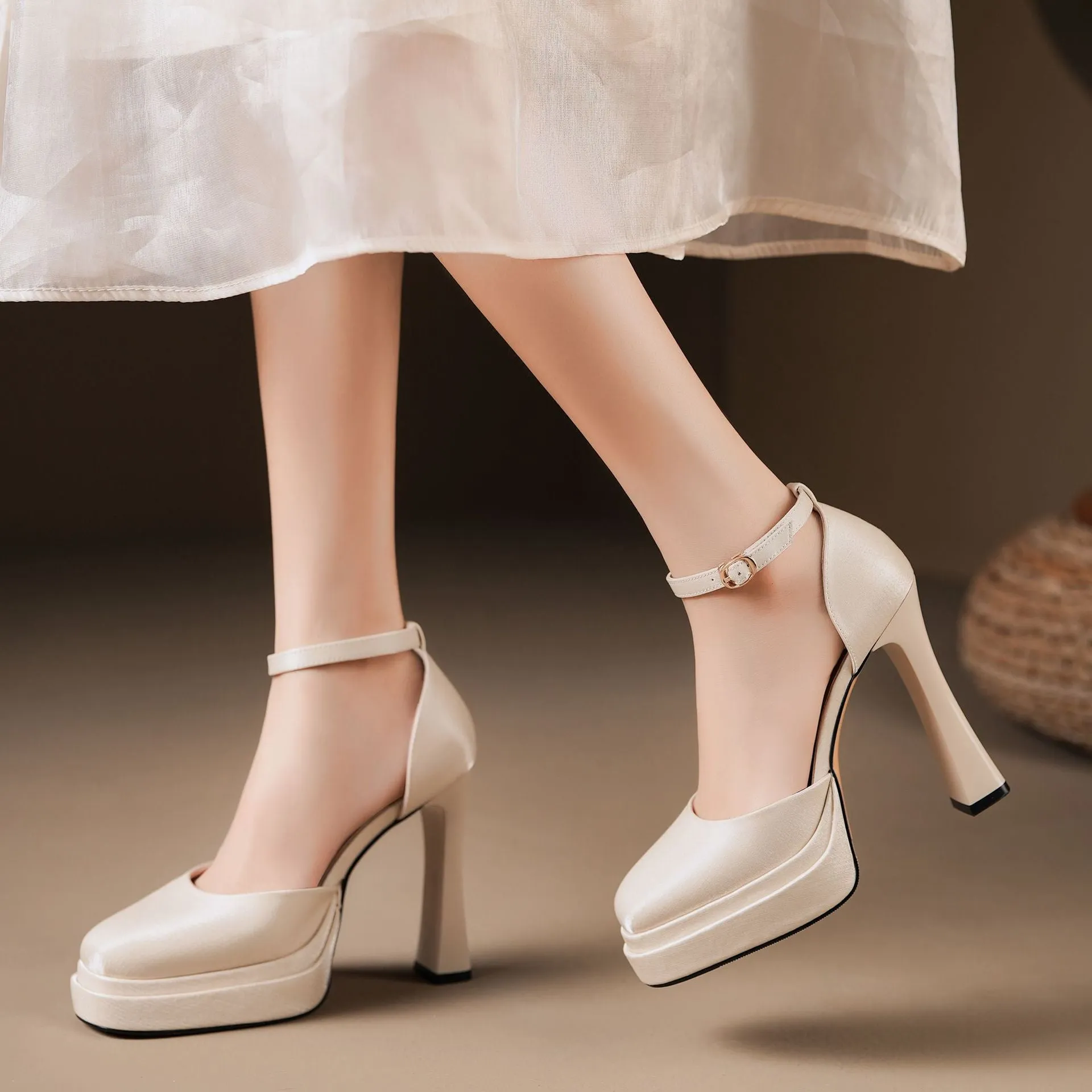 xiangtuibao Y9797-3 Satin High Waterproof Platform Chunky Heel Hollow Strap Mary Jane Dress Adult Ceremony Luxury High Heels